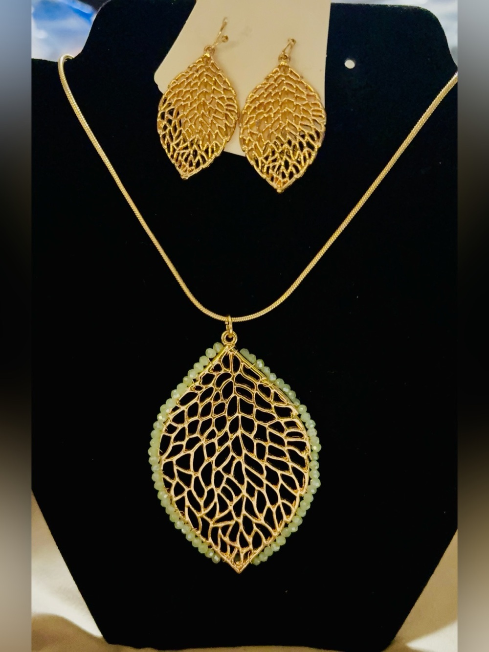 Gold-Tone Filigree Leaf Pendant Necklace & Earrings Set – New, Never Worn